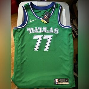 Brand new Luka Doncic Dallas Mavericks Jersey! Sz 48/L 100% authentic